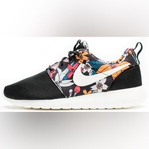 Nike Roshe Run Black Floral Aloha Size 8.5